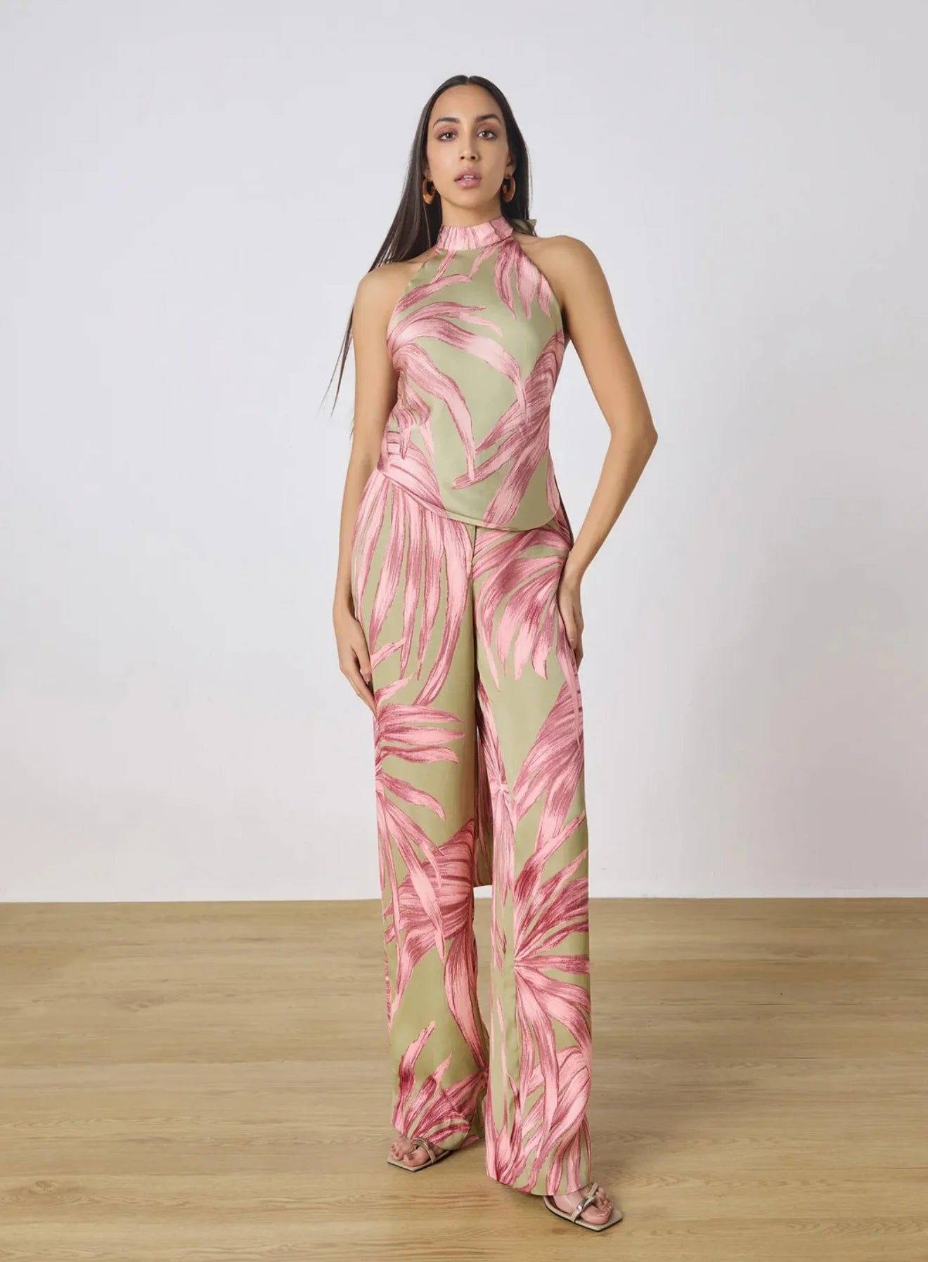 HALTER TOP WITH OPEN BACK