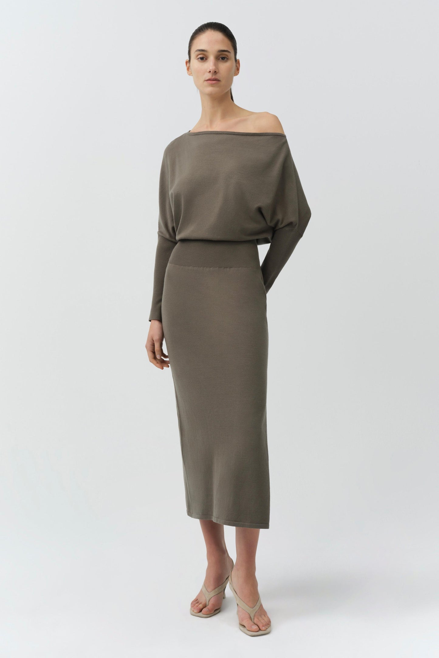 JANESE OFF SHOULDER MIDI DRES SIMKHAI