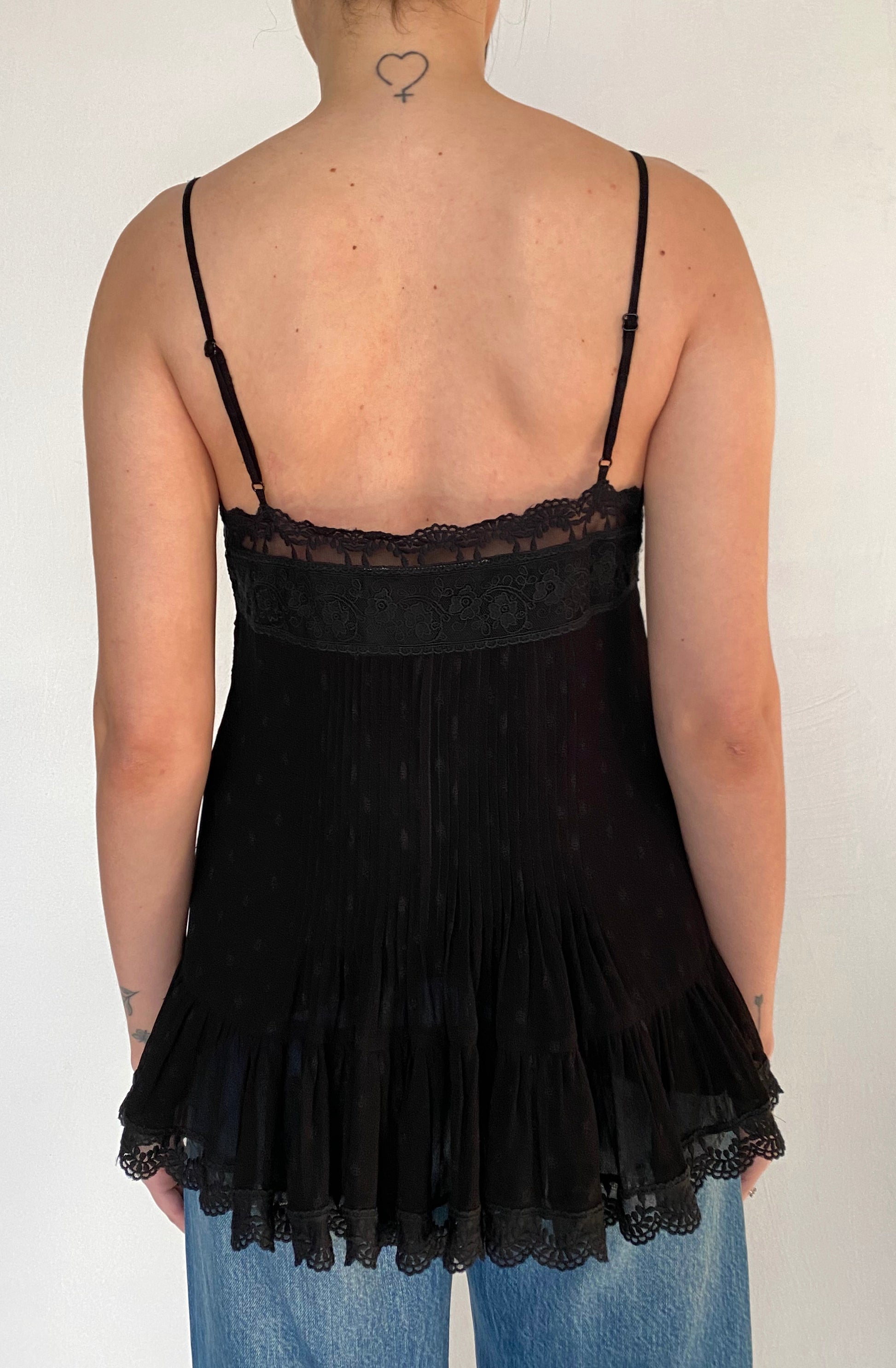 LACE DETAIL TOP