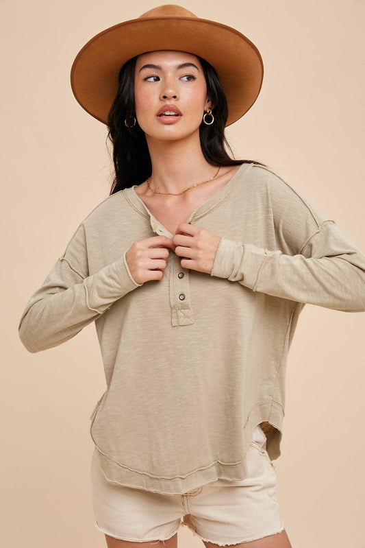 In Loom - GARMENT WASHED RAW HEM HENLEY TEE
