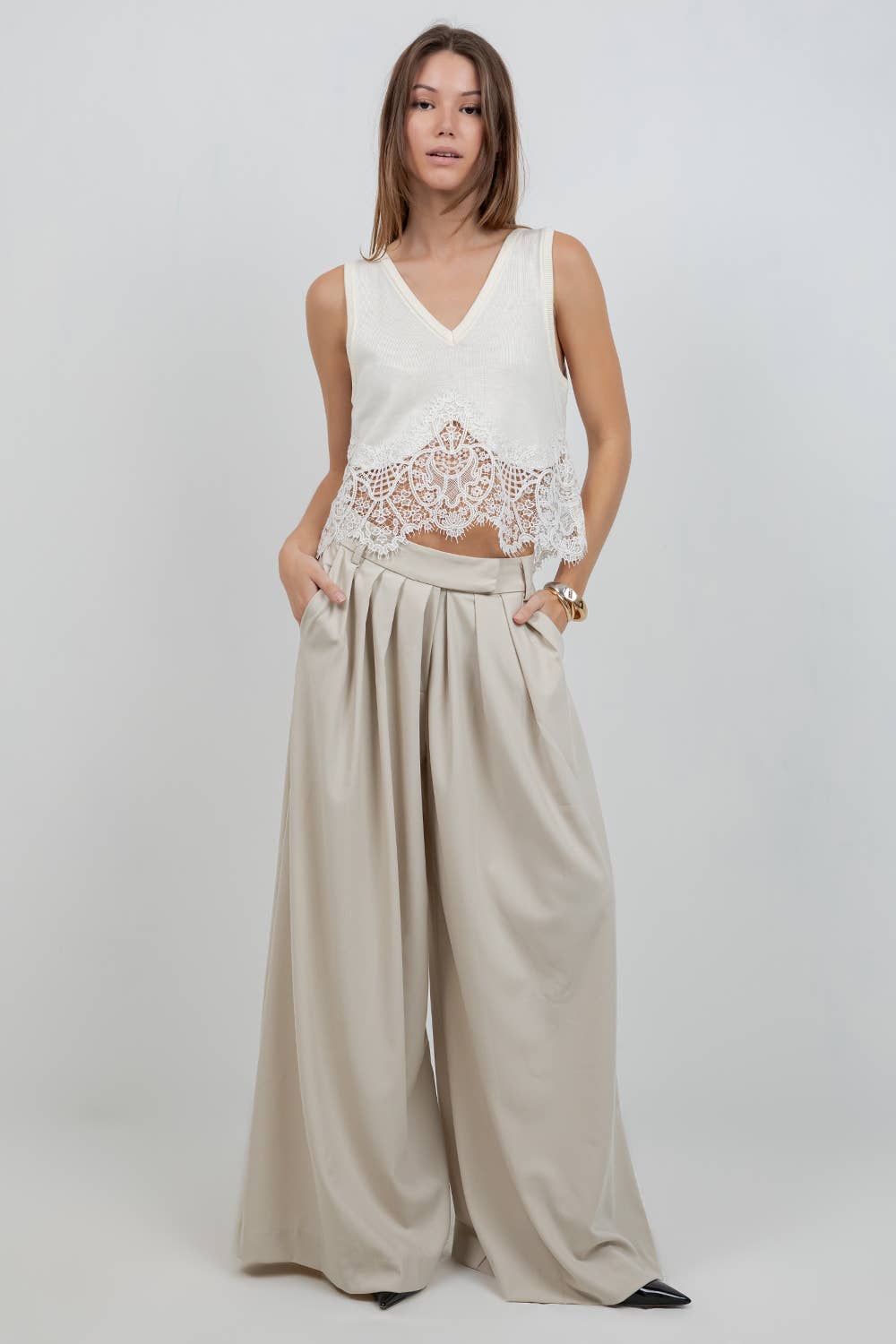 Whiteroom+Cactus - KNITTED SWEATER WITH LACE EDGE DETAILING - CREAM / S